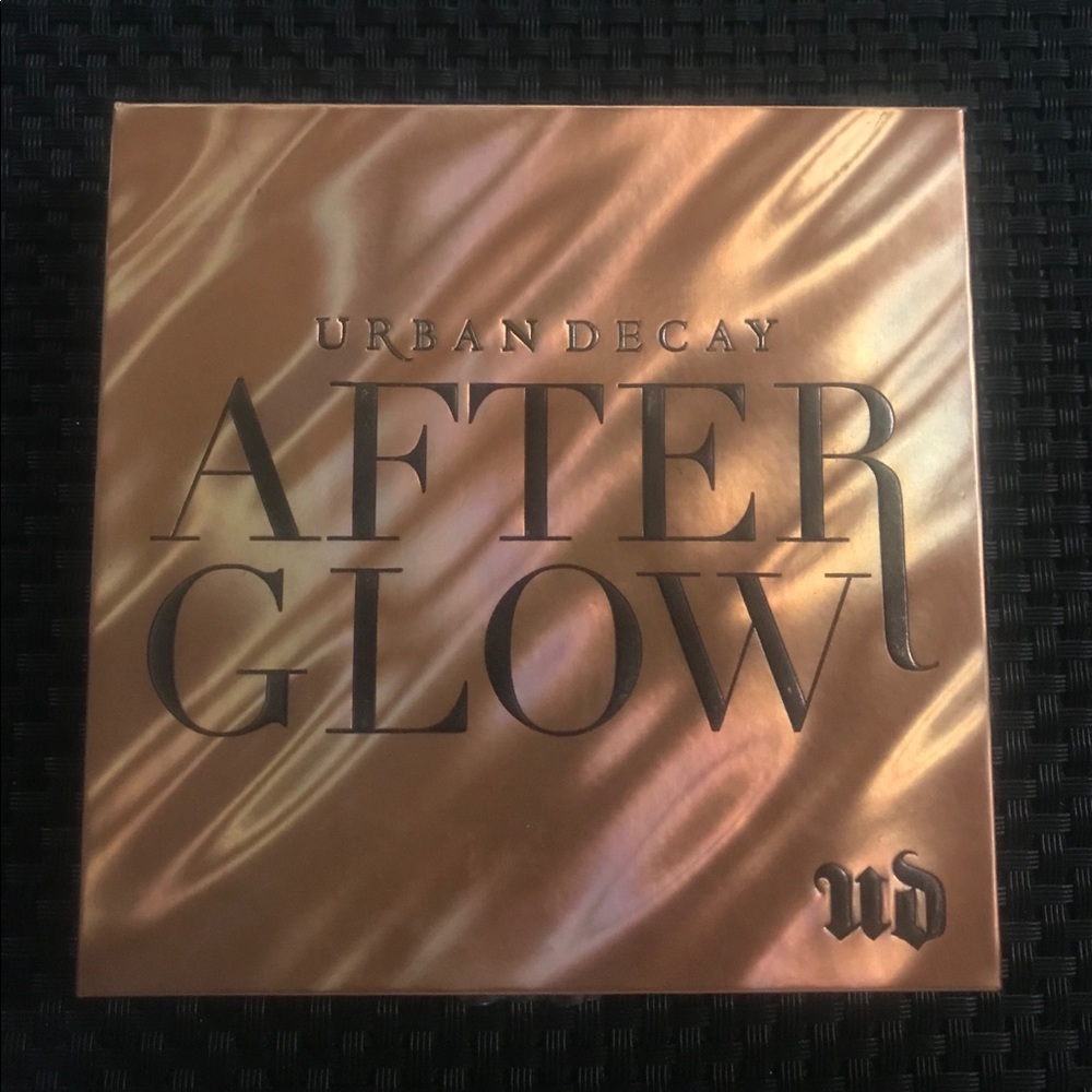*LAST CALL* UrbanDecay Afterglow Highlight palette